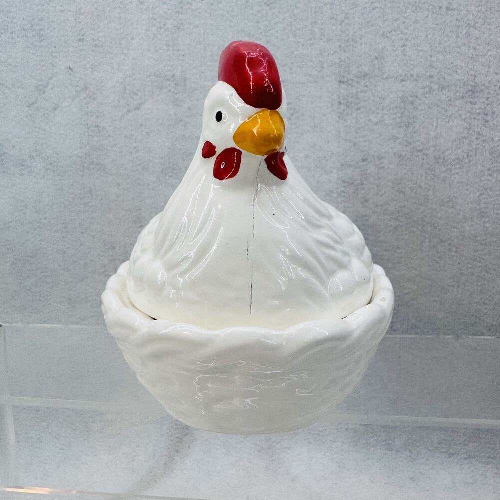 White Ceramic Hen on Nest Scalloped Basketweave Salt Cellar Candy Dish *Read*